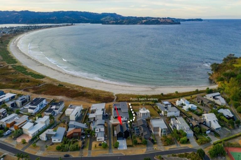 Photo of property in 57 Taumata Road, Omaha, 0986