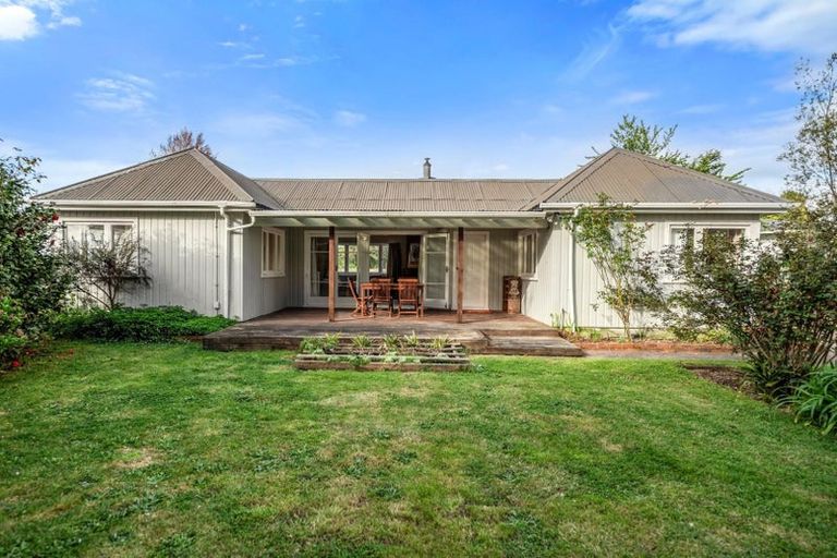 Photo of property in 27 Robinson Avenue, Holdens Bay, Rotorua, 3010