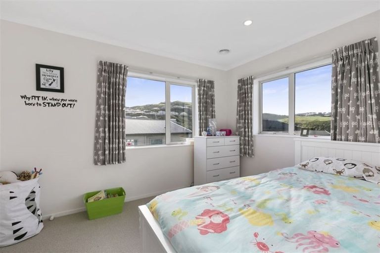 Photo of property in 254 Mark Avenue, Grenada Village, Wellington, 6037