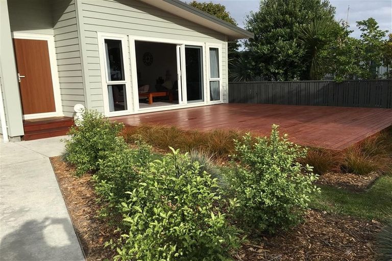 Photo of property in 8 Hollis Road, Paraparaumu Beach, Paraparaumu, 5032