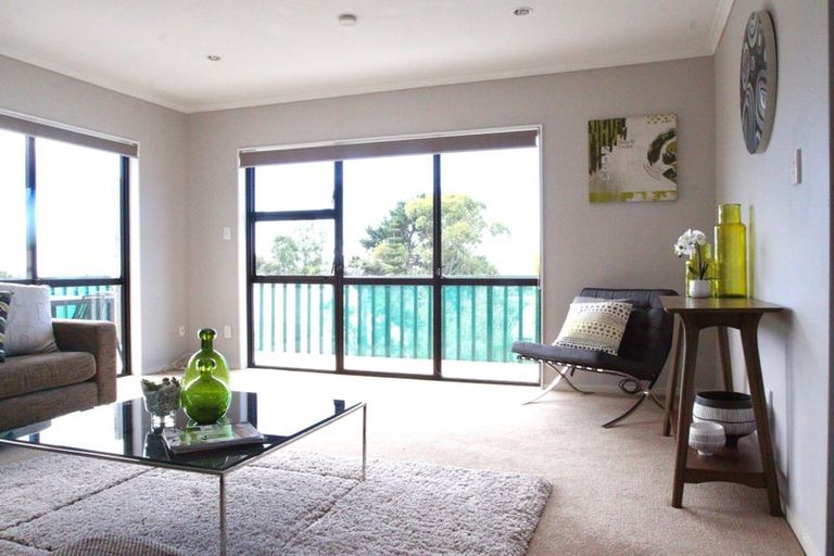 Photo of property in 42 Elliston Crescent, Stanmore Bay, Whangaparaoa, 0932