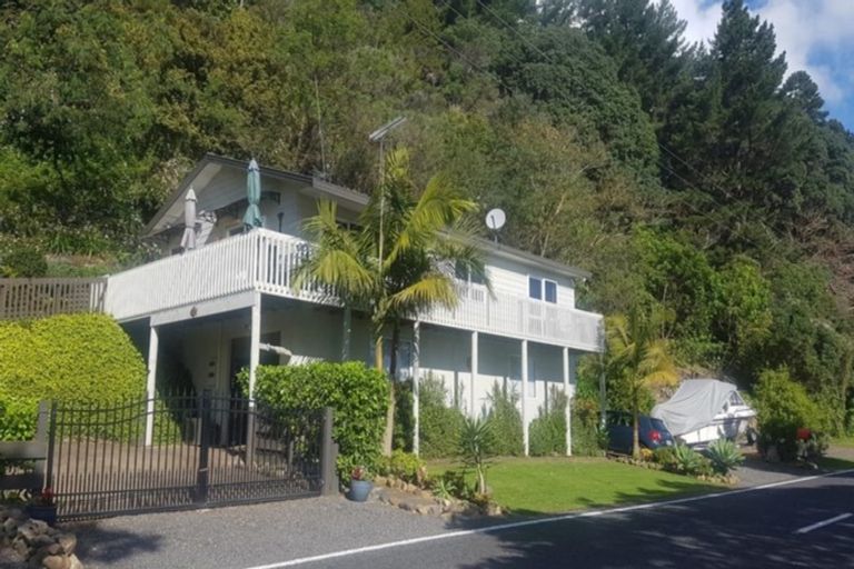 Photo of property in 394 Thames Coast Road, Thornton Bay, Thames, 3575