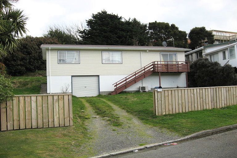 Photo of property in 11 Bexley Grove, Wainuiomata, Lower Hutt, 5014