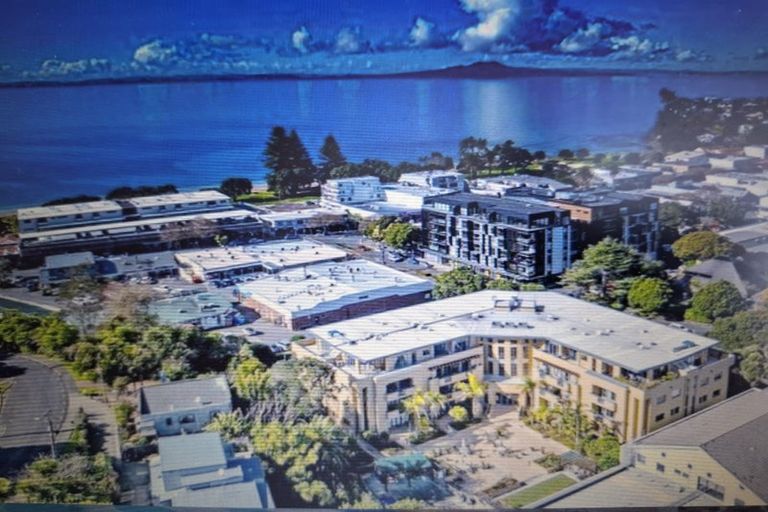 Photo of property in Bacchus Apartments, 1d/9 Bute Road, Browns Bay, Auckland, 0630