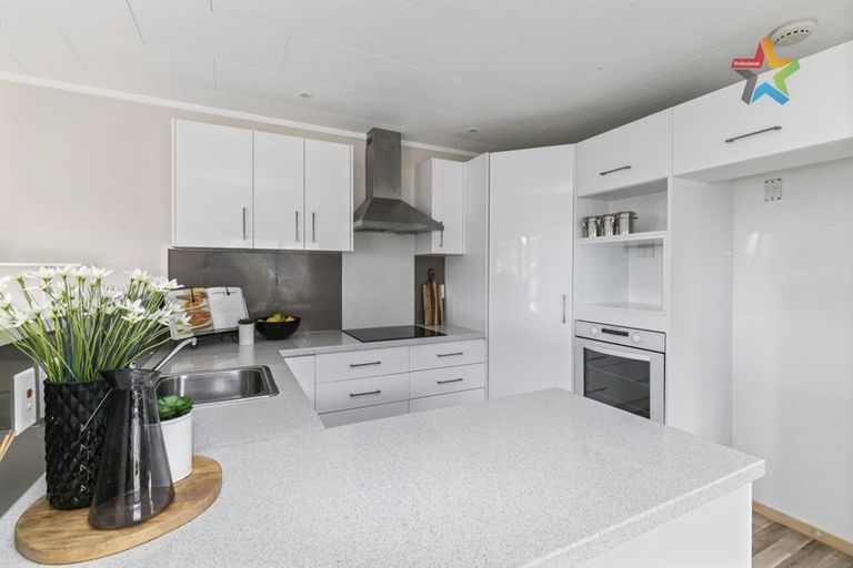 Photo of property in 177 Tirohanga Road, Tirohanga, Lower Hutt, 5010