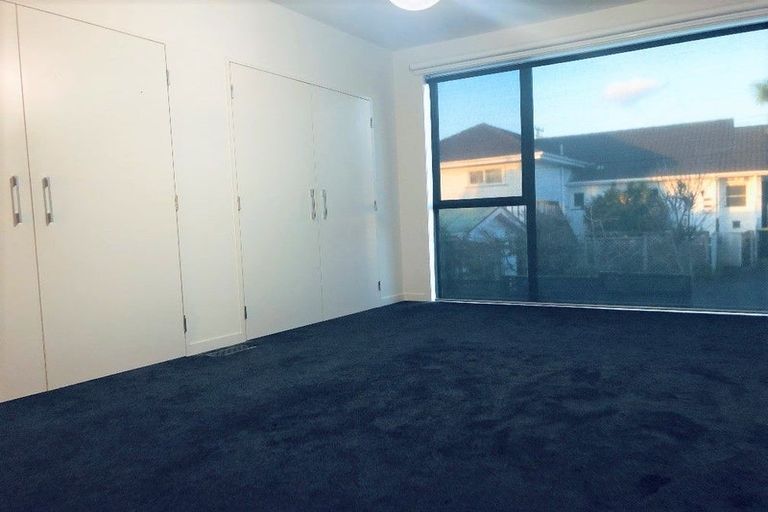 Photo of property in 1/14 Rothesay Bay Road, Rothesay Bay, Auckland, 0630