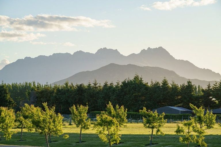 Photo of property in 4 Ellen Johnson Terrace, Lake Hayes, Queenstown, 9371