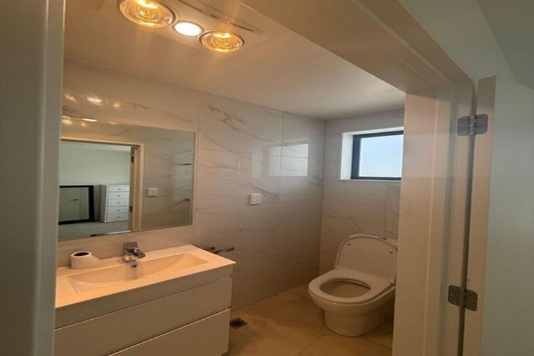 Photo of property in 9b Poruru Close, Papakura, 2110