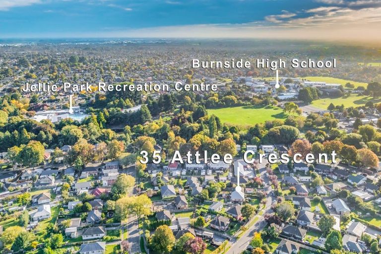 Photo of property in 35 Attlee Crescent, Bryndwr, Christchurch, 8053