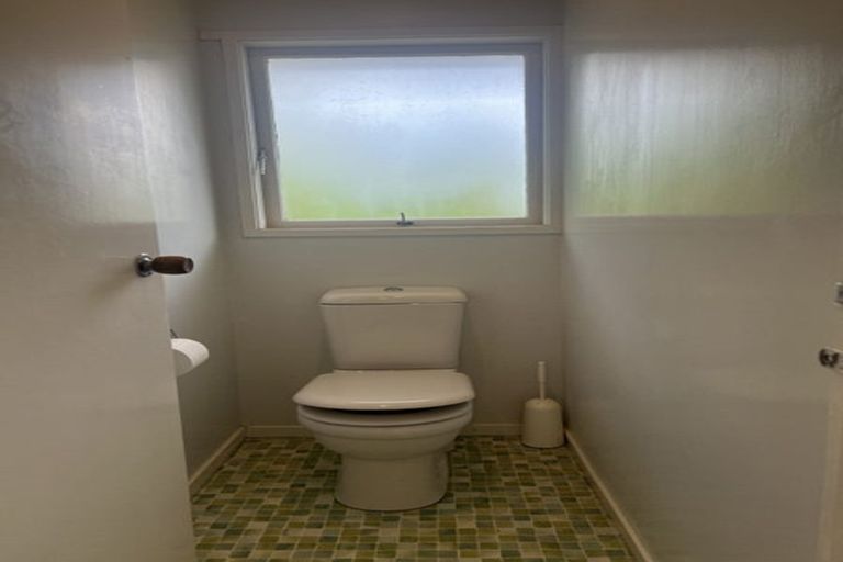 Photo of property in 27 Downsview Road, Pakuranga Heights, Auckland, 2010