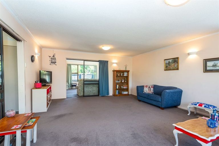 Photo of property in 17 Ridder Place, Halswell, Christchurch, 8025