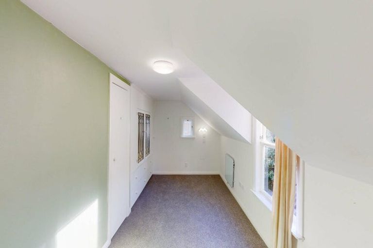 Photo of property in 15 Selwyn Terrace, Thorndon, Wellington, 6011