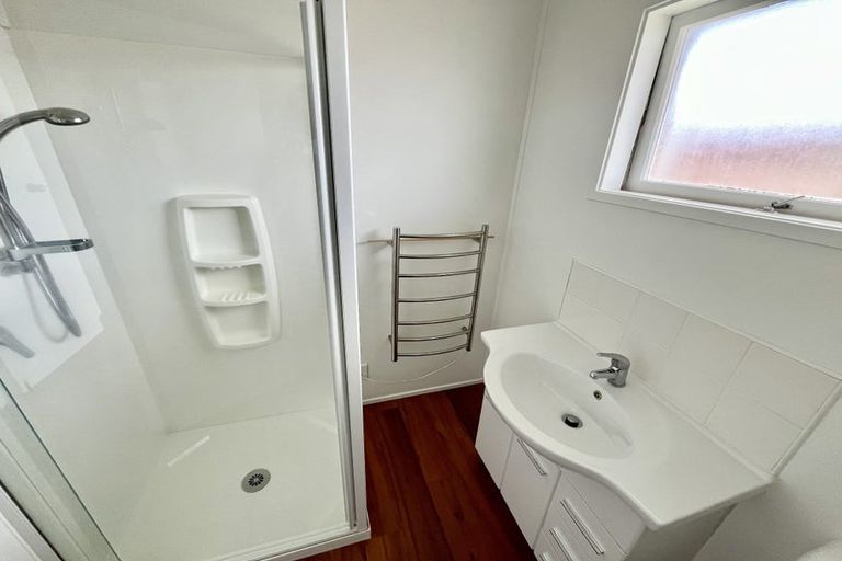 Photo of property in 3/242 Onewa Road, Birkenhead, Auckland, 0626