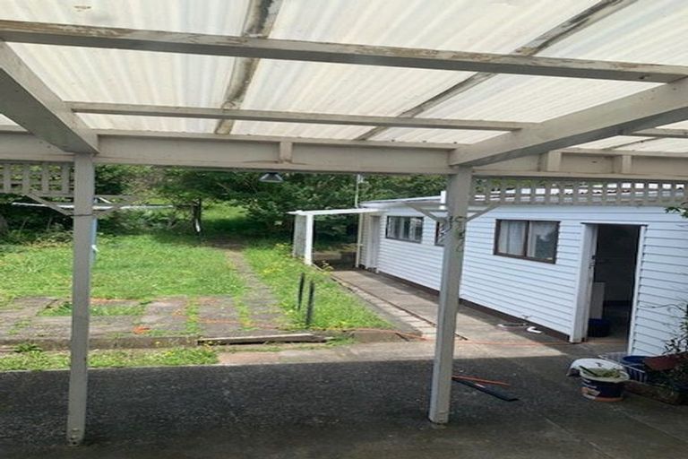 Photo of property in 20 Sullivan Avenue, Mangere Bridge, Auckland, 2022