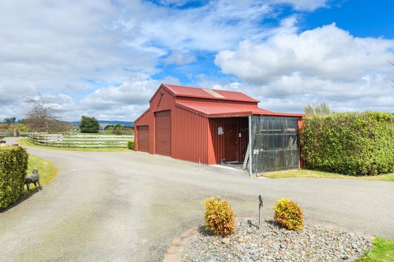 Photo of property in 31 Briarwood Road, Kelvin Grove, Palmerston North, 4470