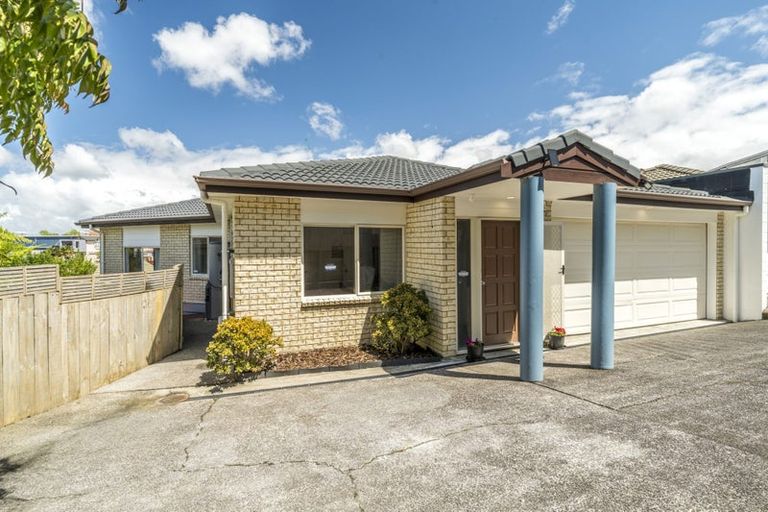 Photo of property in 25c Buscomb Avenue, Henderson, Auckland, 0610