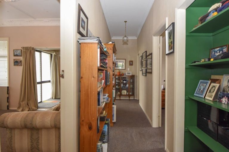 Photo of property in 22 Philip Street, Carterton, 5713