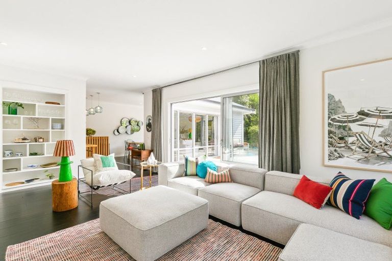 Photo of property in 8 Lochiel Road, Khandallah, Wellington, 6035