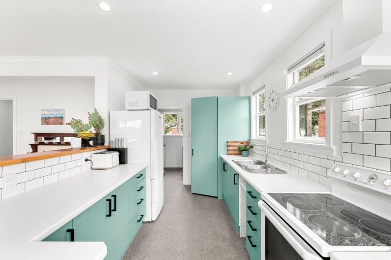 Photo of property in 11b Petherick Street, Taita, Lower Hutt, 5011