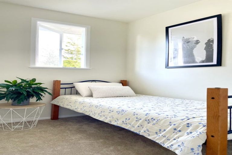 Photo of property in 669 South Titirangi Road, Titirangi, Auckland, 0604