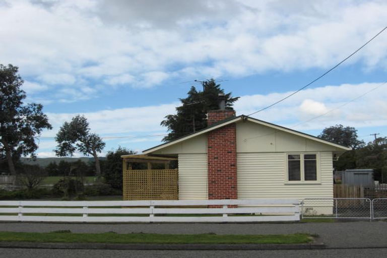 Photo of property in 43 Makoura Road, Masterton, 5810