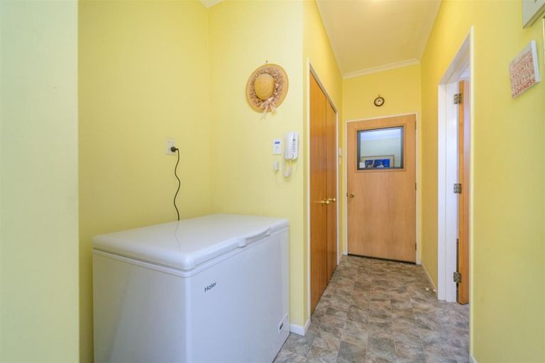 Photo of property in 20 Ross Street, Marton, 4710