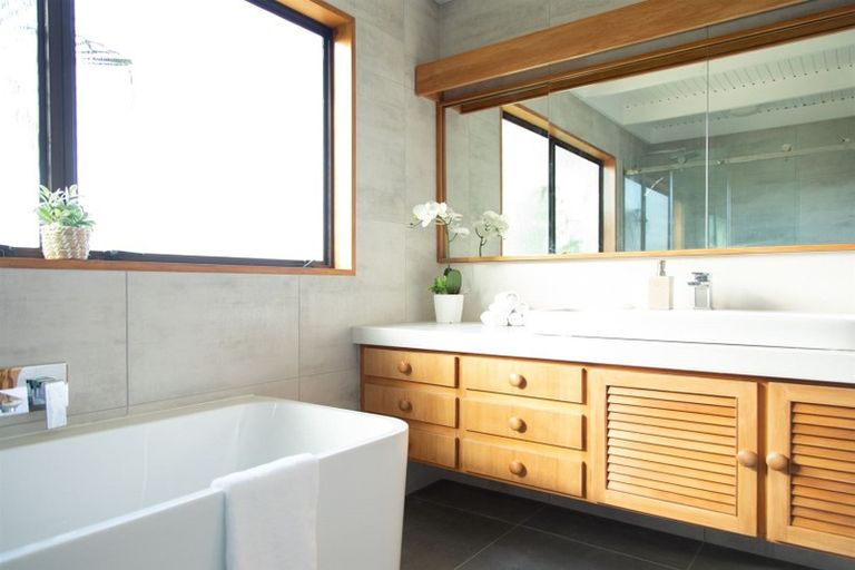 Photo of property in 8 Grey Avenue, Tairua, 3508