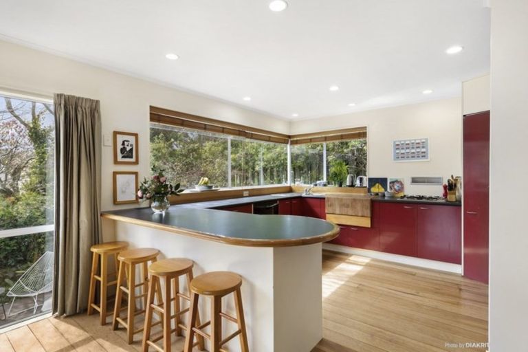 Photo of property in 96 Wadestown Road, Wadestown, Wellington, 6012