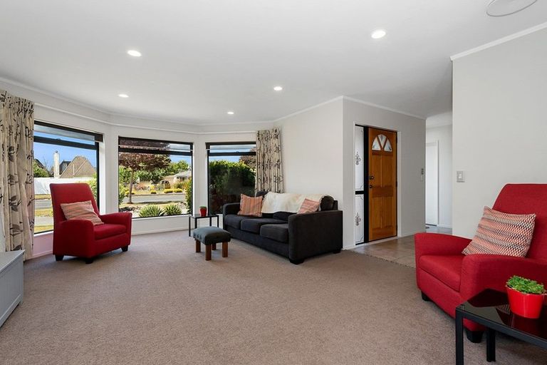 Photo of property in 83 Sandwich Road, St Andrews, Hamilton, 3200