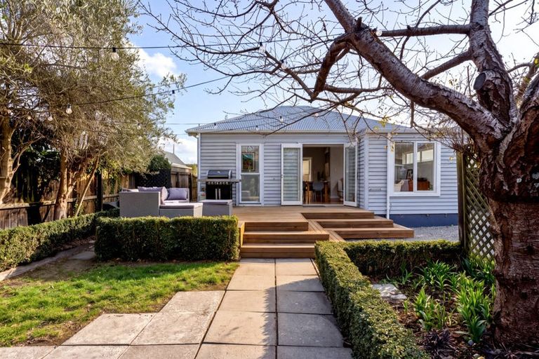 Photo of property in 216 Springfield Road, St Albans, Christchurch, 8014