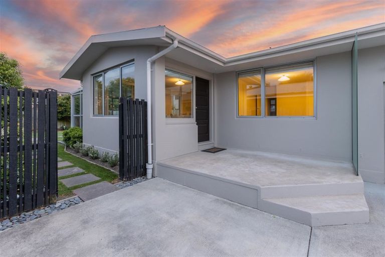 Photo of property in 2/36 Condell Avenue, Papanui, Christchurch, 8053