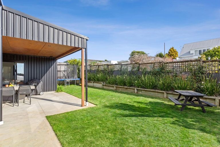 Photo of property in 6 Piper Way, Glen Avon, New Plymouth, 4312