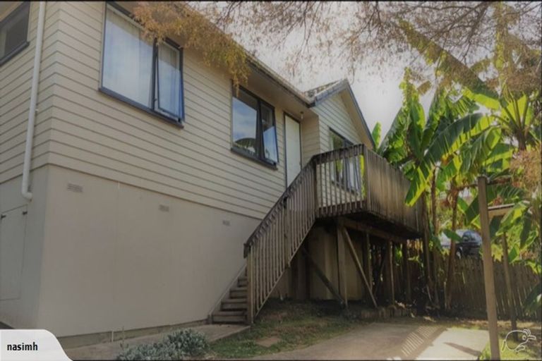 Photo of property in 17 Mile Place, Henderson, Auckland, 0612