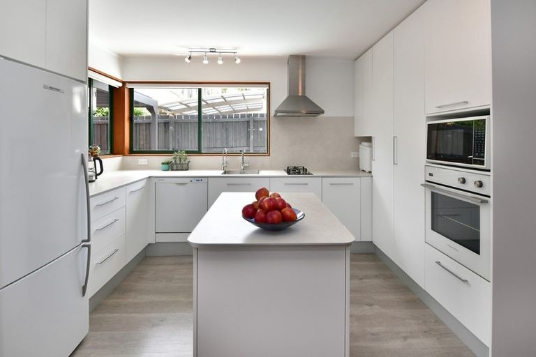 Photo of property in 24 Red Hibiscus Road, Stanmore Bay, Whangaparaoa, 0932