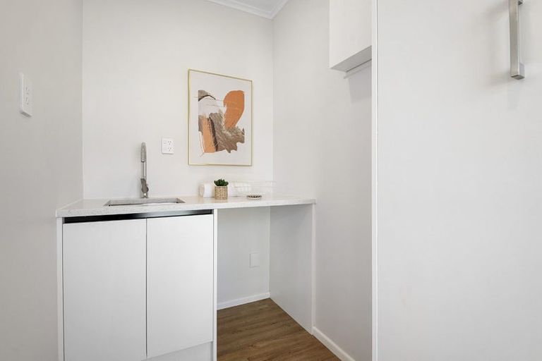 Photo of property in 3/5 Onepoto Road, Hauraki, Auckland, 0622