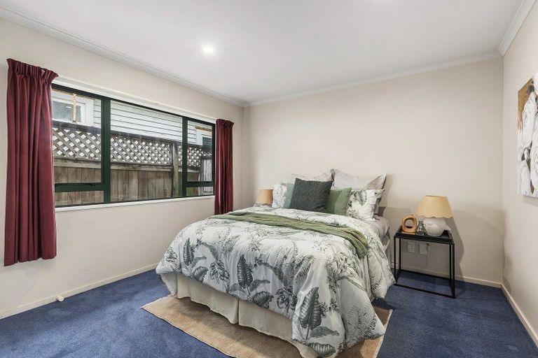 Photo of property in Miramar Villas, 2/3 Byron Street, Miramar, Wellington, 6022