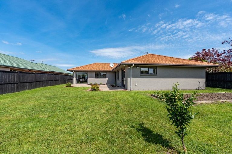 Photo of property in 17 Burgundy Court, Rototuna, Hamilton, 3210