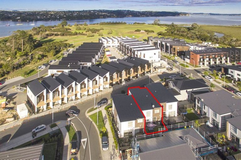 Photo of property in 76 Bomb Point Drive, Hobsonville, Auckland, 0616