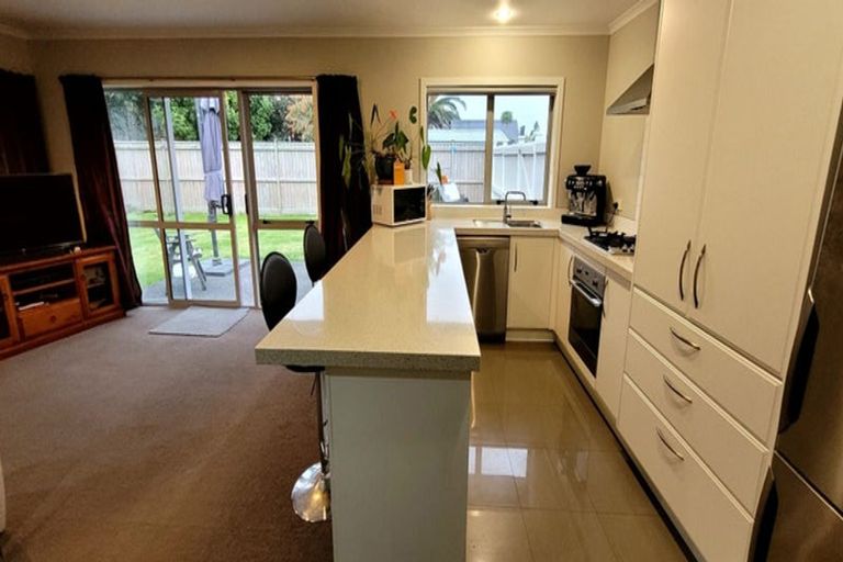 Photo of property in 12a Kervil Avenue, Te Atatu Peninsula, Auckland, 0610