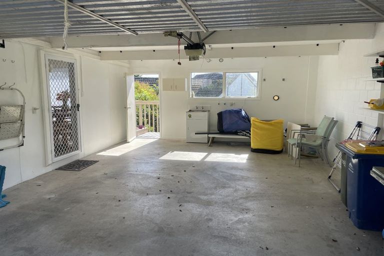 Photo of property in 2/28 Waiau Street, Torbay, Auckland, 0630