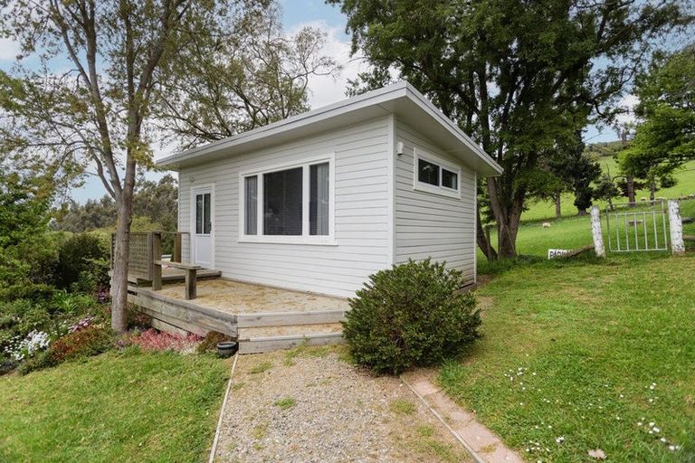 Photo of property in 33 Wellington Street, Enfield, Oamaru, 9491