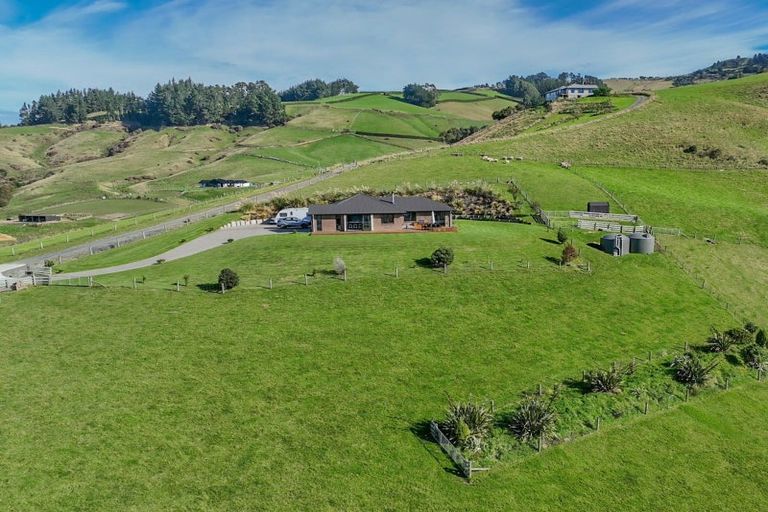 Photo of property in 18 Kens Lane, Sawyers Bay, Port Chalmers, 9023