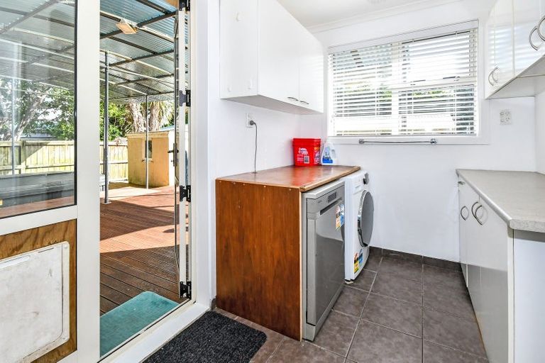 Photo of property in 8 Village Way, Ardmore, Papakura, 2582