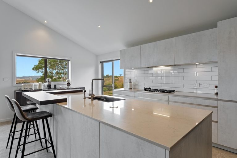 Photo of property in 1498 Oneriri Road, Kaiwaka, 0573