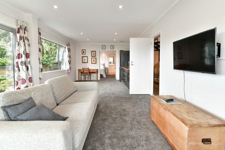 Photo of property in 4 Claude Road, Stanmore Bay, Whangaparaoa, 0932