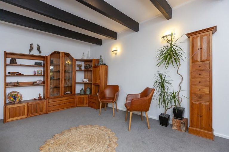 Photo of property in 20 Tiromoana Road, Raumati South, Paraparaumu, 5032