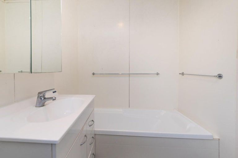 Photo of property in 8 Robinson Crescent, Westbrook, Palmerston North, 4412