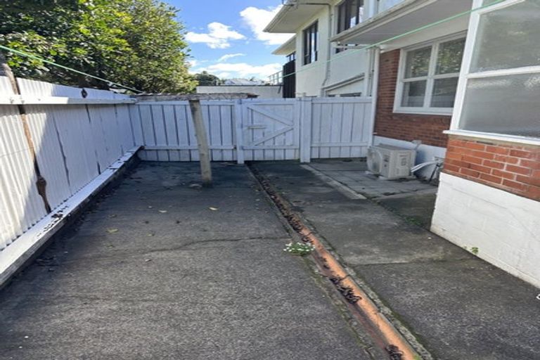 Photo of property in 1/8 Craig Road, Milford, Auckland, 0620