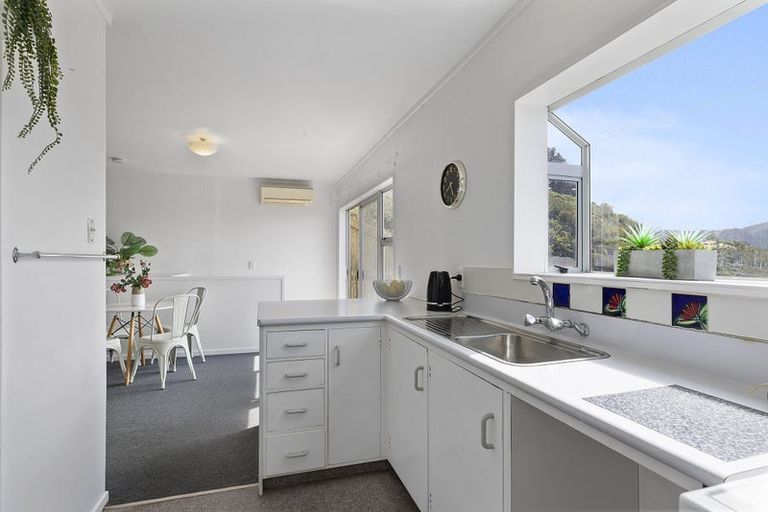 Photo of property in 3a Oldham Way, Crofton Downs, Wellington, 6035