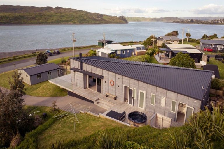 Photo of property in 115 Riria Kereopa Memorial Drive, Raglan, 3297